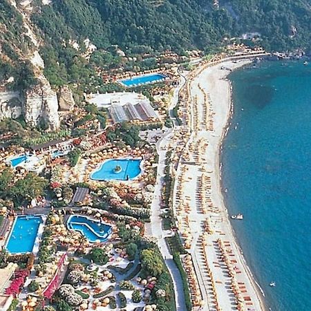 Appartamenti Su Piazza Matteotti Forio Centralissimi Luaran gambar